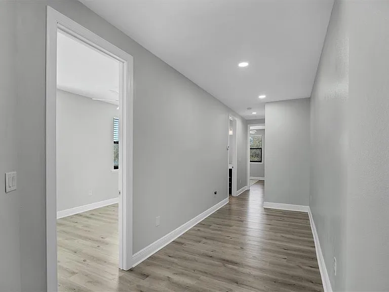 6104 Champions Row St — Photo 33