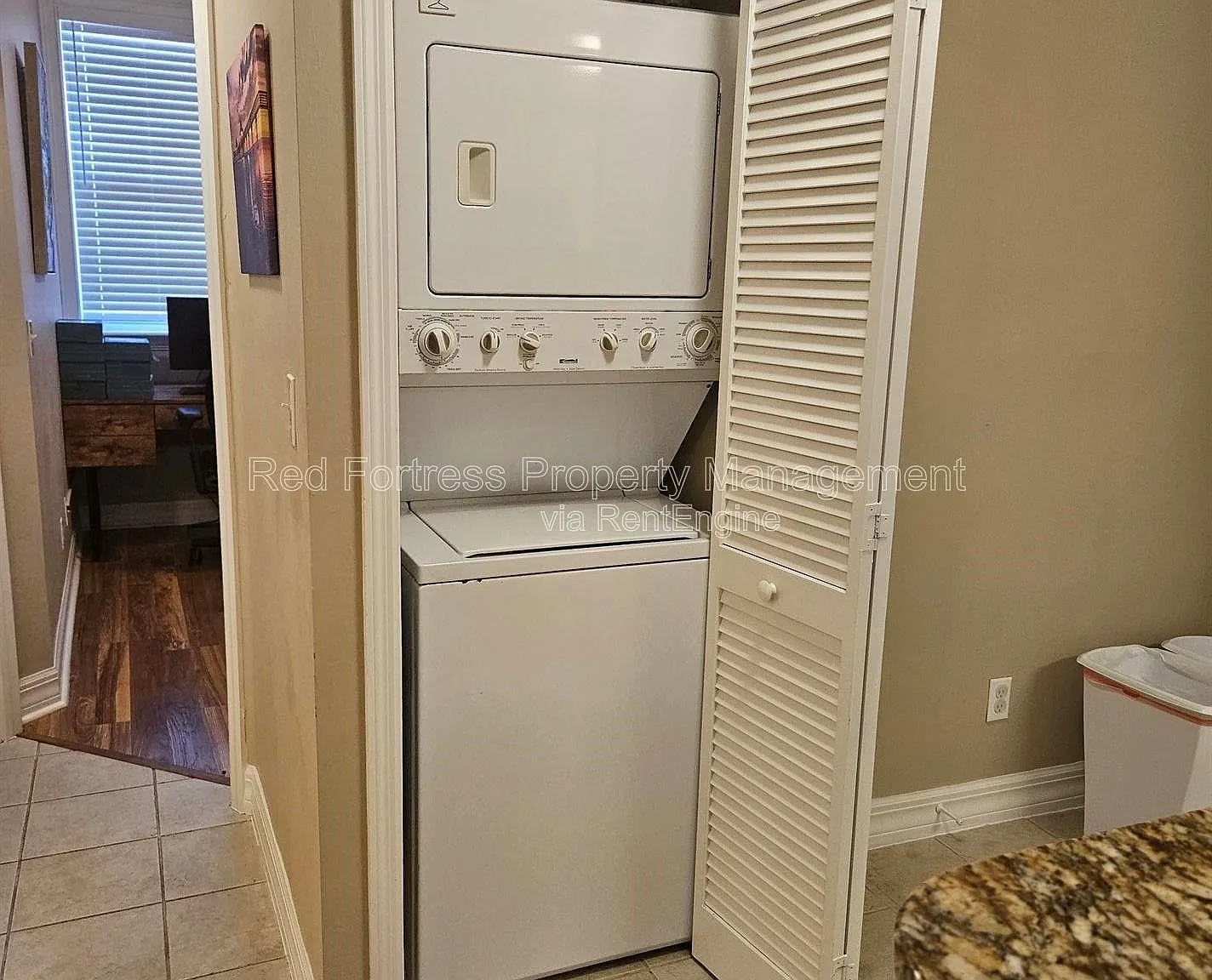 3 bed, 2.0 bath, 1045 sqft, $1,995 — Photo 2