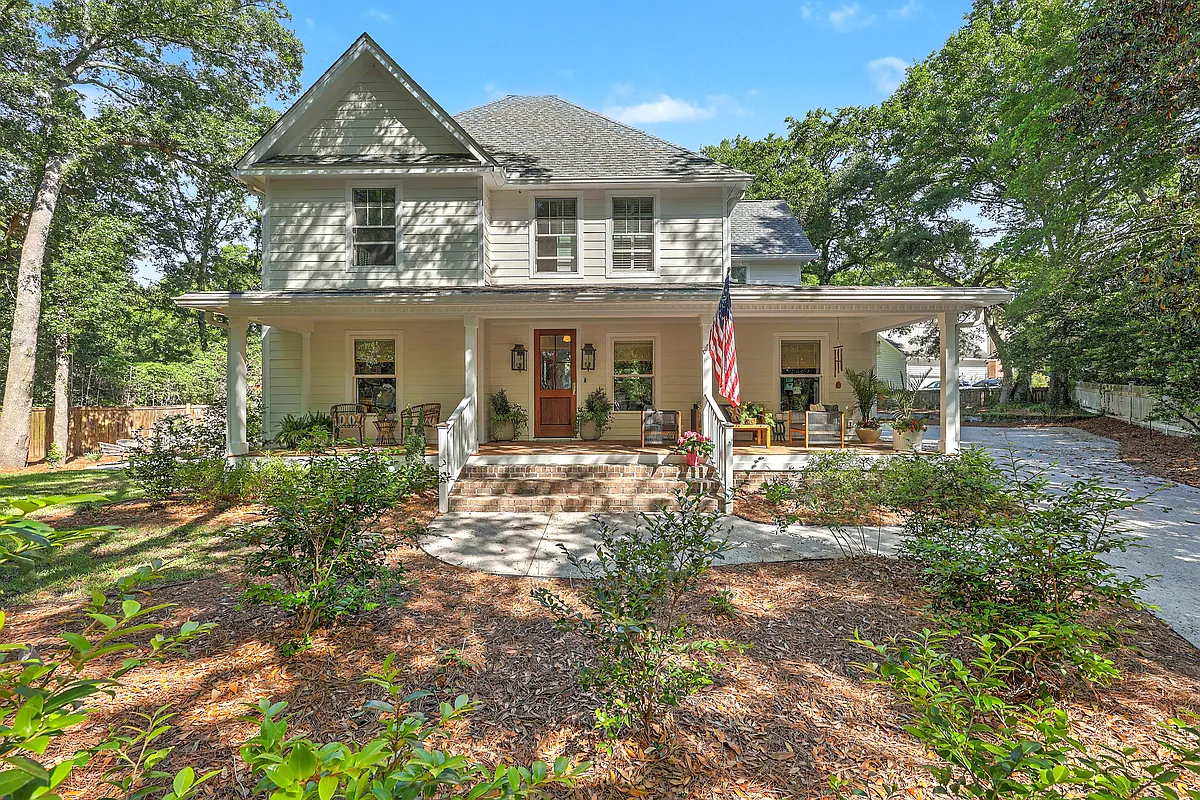 Building Photo - 570 Flambeau Retreat