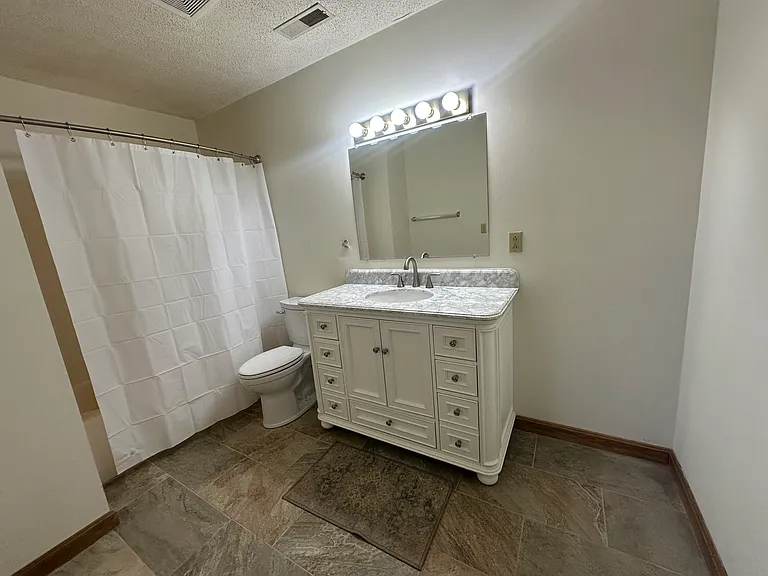 3209 Clement Ave #12 — Photo 7