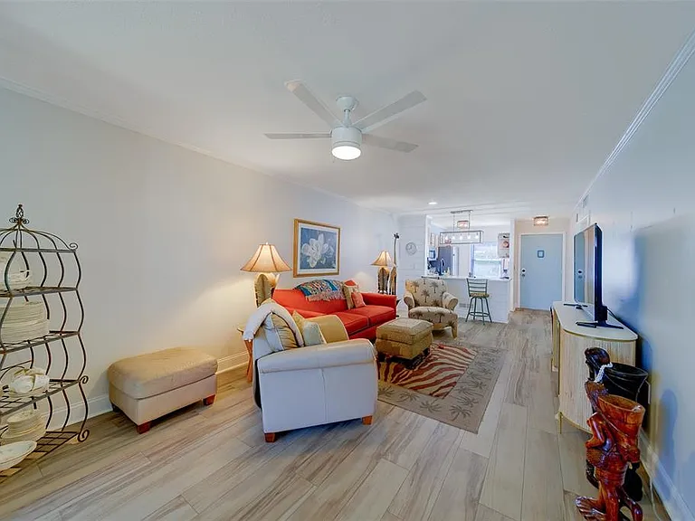 13827 Mission Oaks Blvd — Photo 10