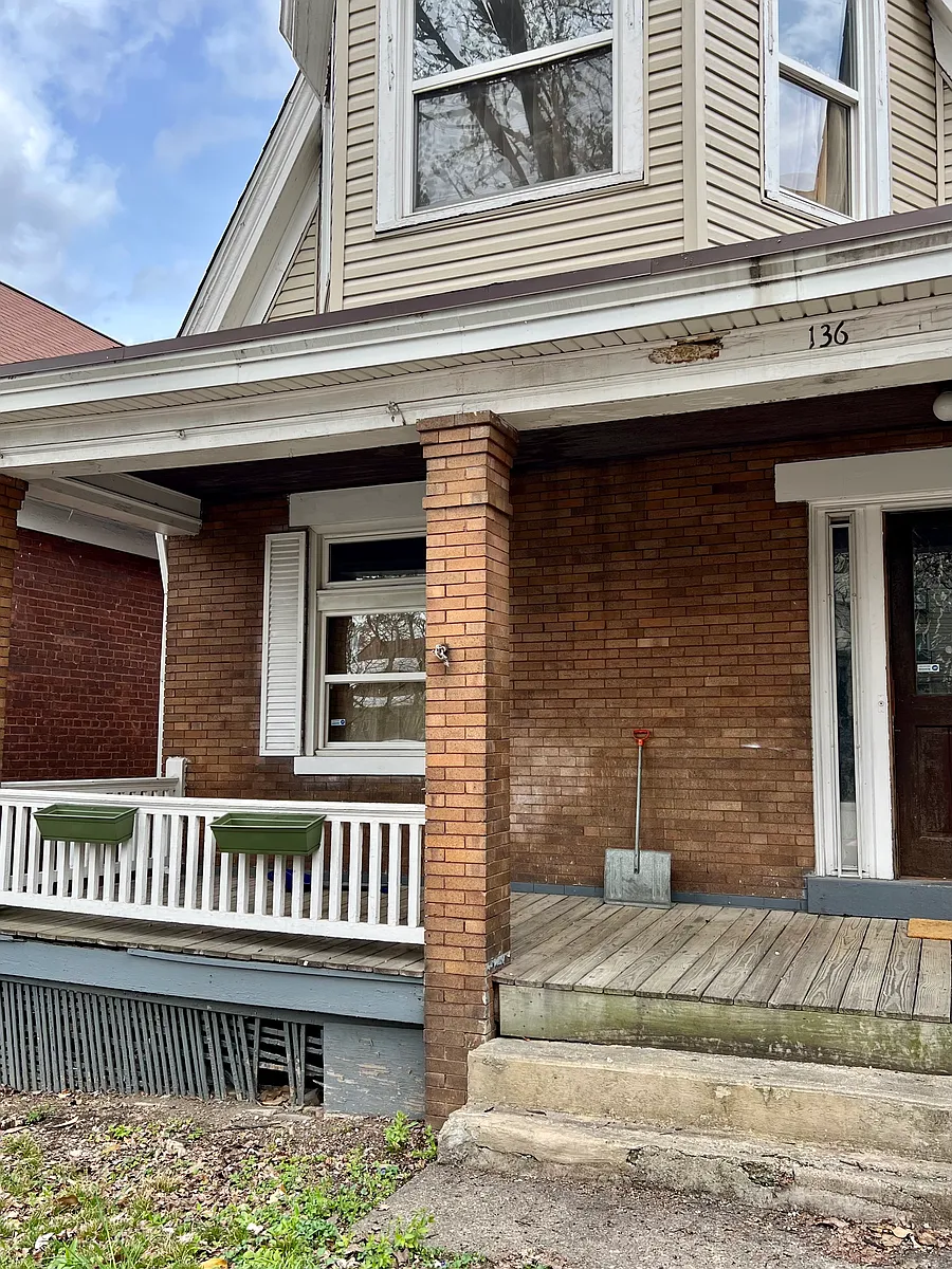 Large Front Porch - 136 Parker St