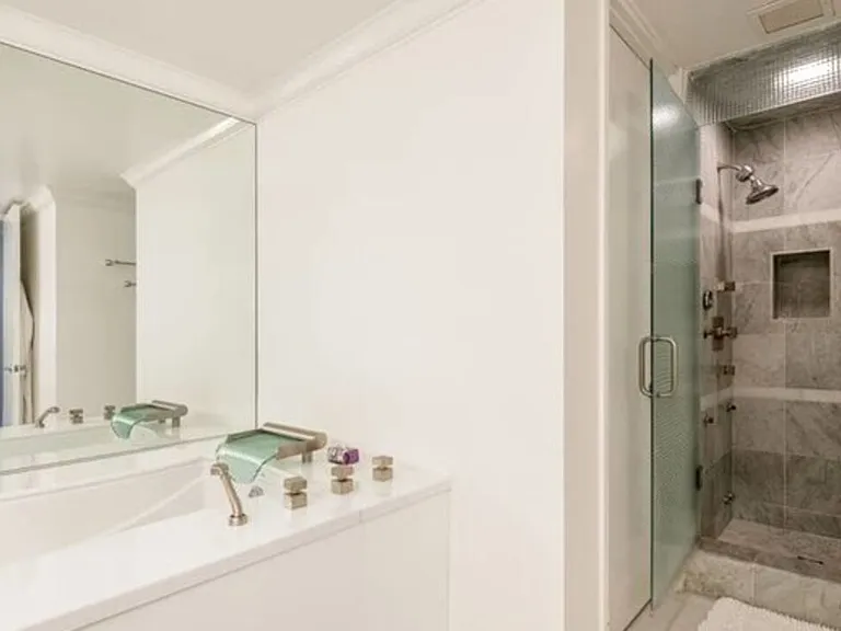 10350 Wilshire Blvd #404 — Photo 14