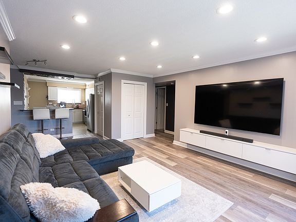 4th image of 9355 Bay Colony Dr APT 3S
