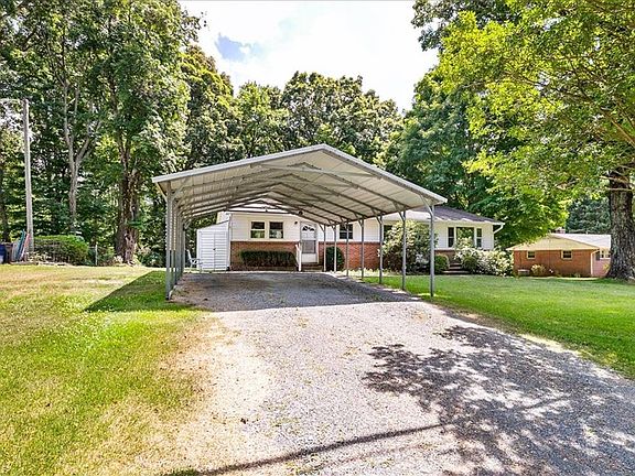 4th image of 104 Azalea Dr