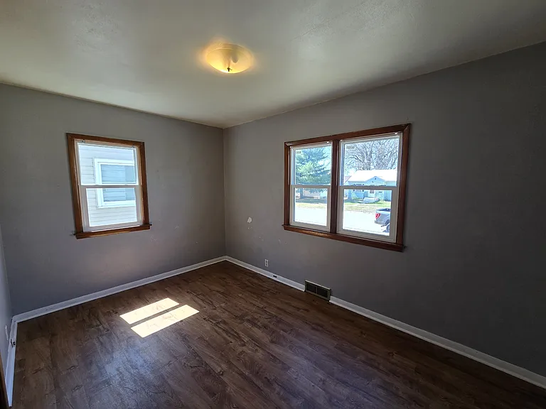 412 Sherman Ave — Photo 11