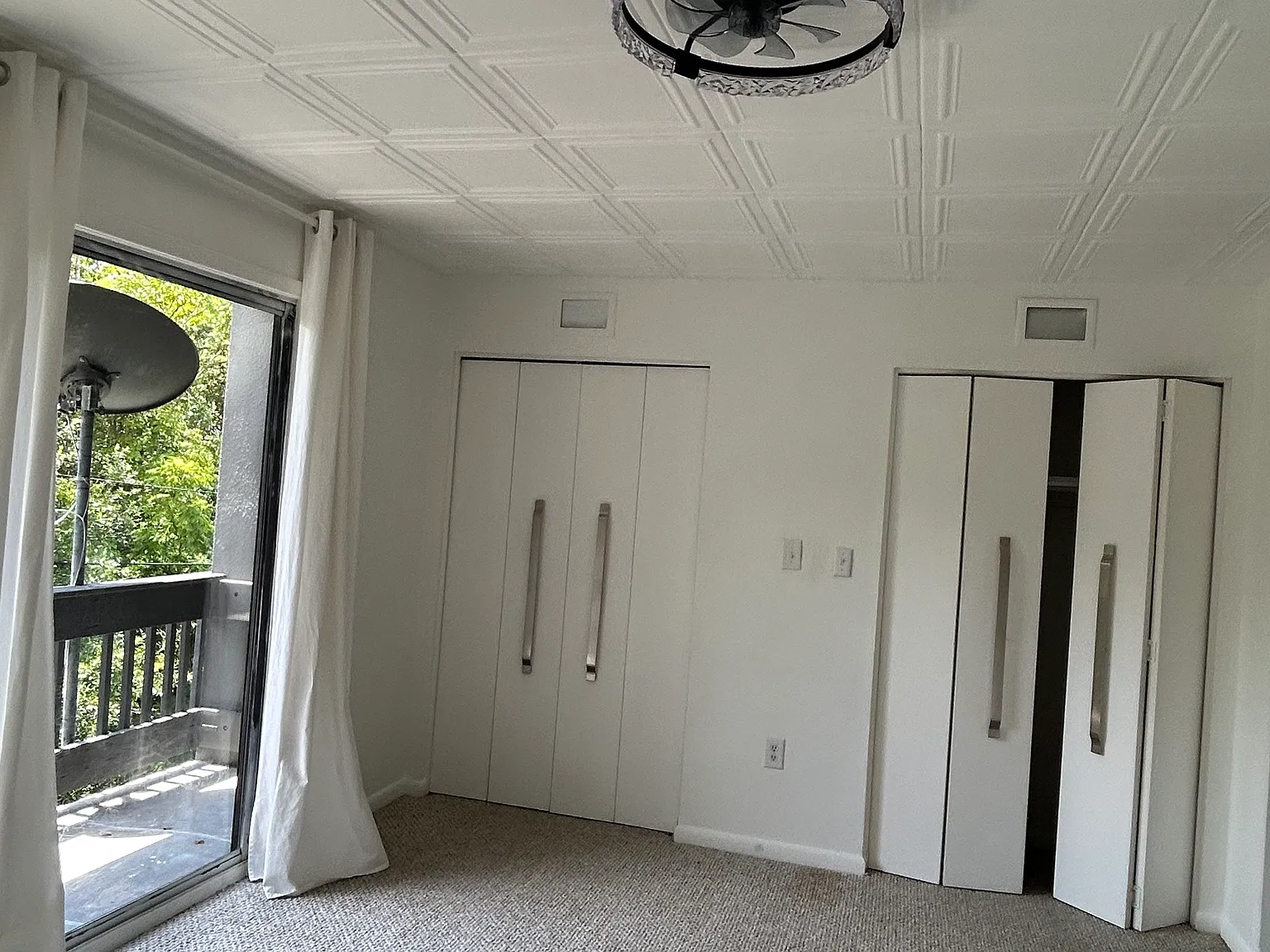 3 bed, 1350 sqft, $2,100 — Photo 2