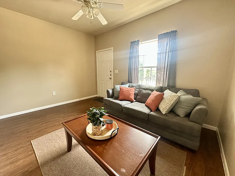 409 Nacogdoches St #24 — Photo 7