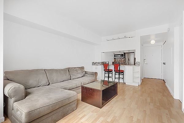 1st image of 150 W 56th St APT 2909
