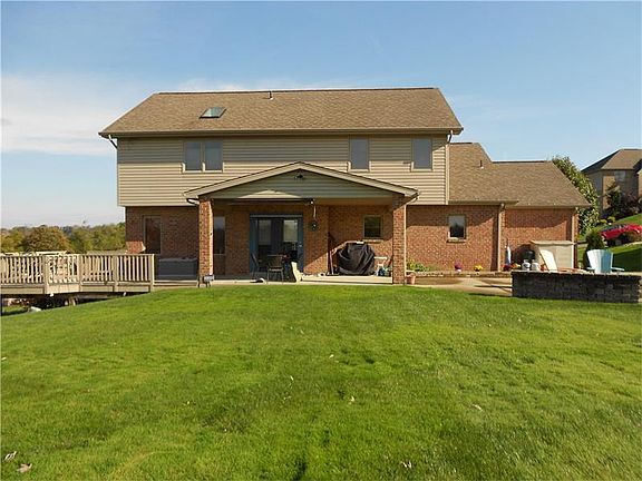 2nd image of 482 Oakcrest Dr