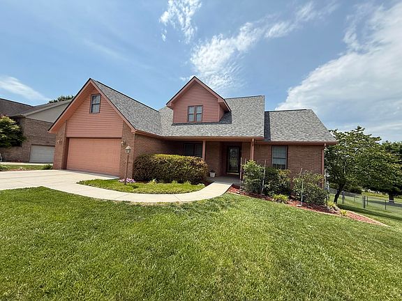 2nd image of 125 Hidden Loop Dr