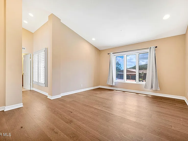 1687 Castlebridge Ct — Photo 34