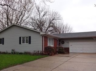 254 Stutely Ln, Springfield, IL 62704