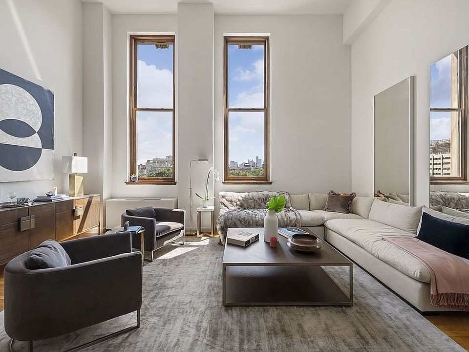 1st image of 305 2nd Ave #Townhouse 542