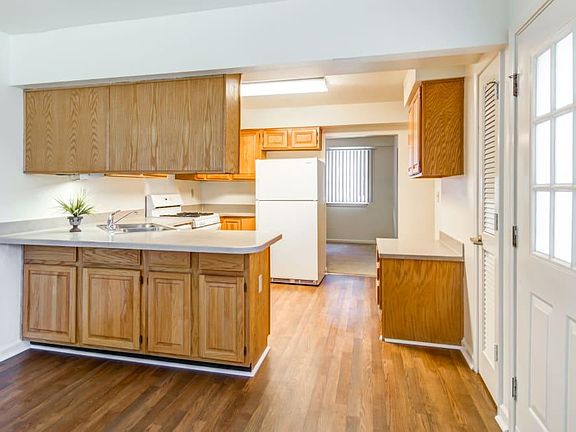 4th image of 1100 Priory Pl #F46945438