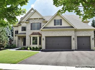 744 Fox Run Dr, Geneva, IL 60134