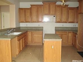 3rd image of 221 Perazul Cir