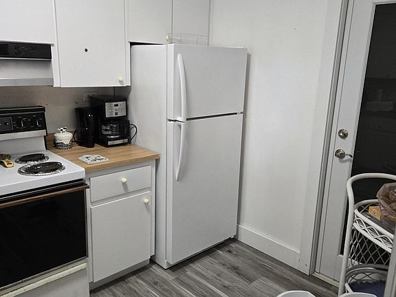 2nd image of 2601 S Roosevelt Blvd APT 302A