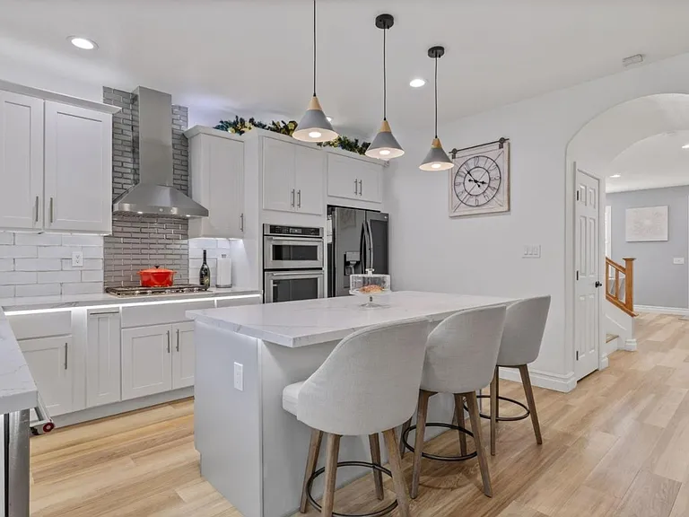 7238 Basking Ridge Ave — Photo 5