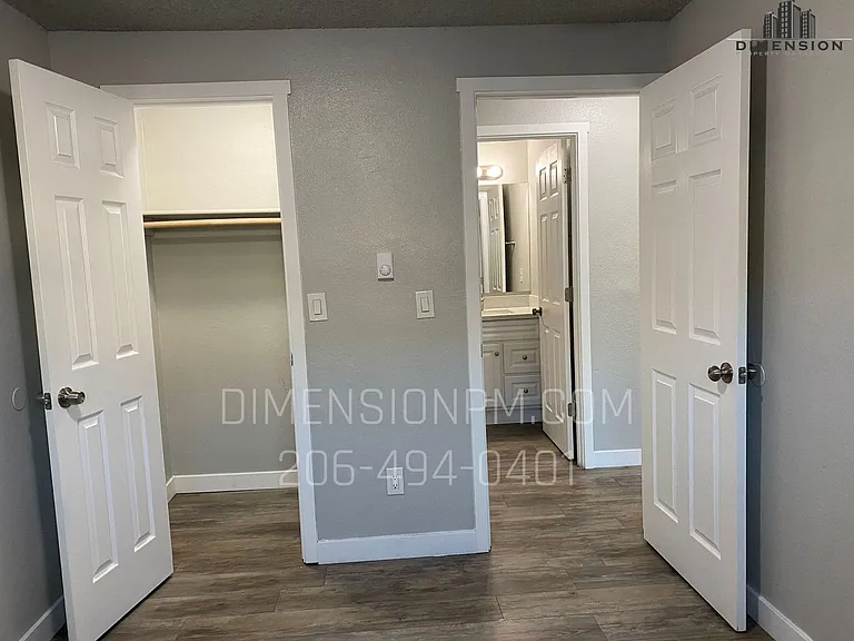 Centrally Located Apartments in Burien! — Photo 11