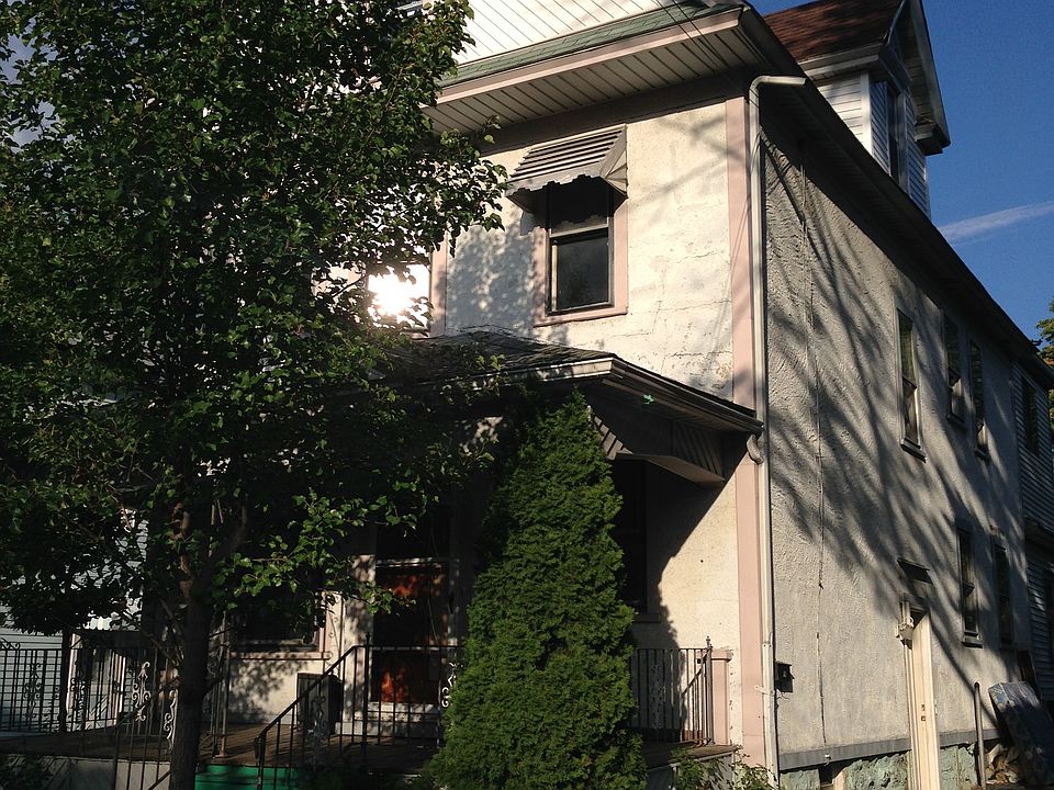 1st image of 35 Tuxedo Pl #2