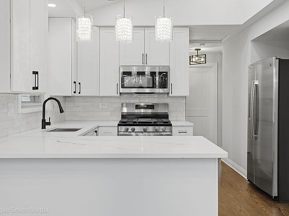5th image of 5115 S Melvina Ave