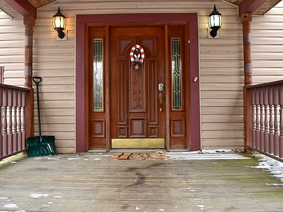 2nd image of 2105 W Parkway Dr