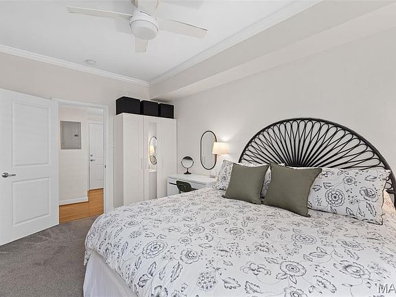 5th image of 5621 Pershing Ave #21