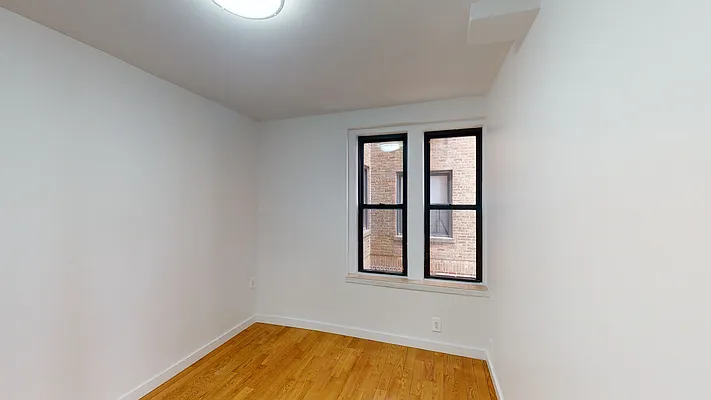 Sold by Thomas Lipovetsky, LREB | media 40