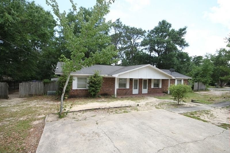 1st image of 4913 Yacht Harbor Cir
