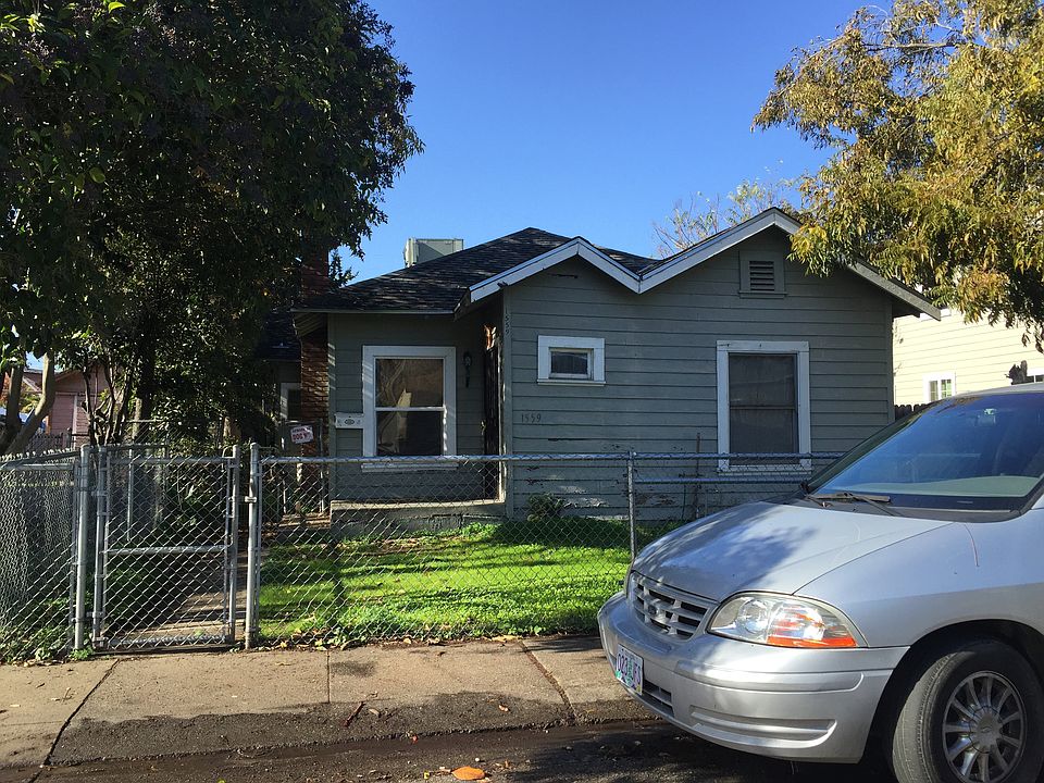 1st image of 1559 Hiawatha Ave