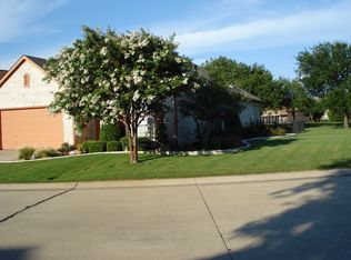 402 Saddleback Dr, Fairview, TX 75069