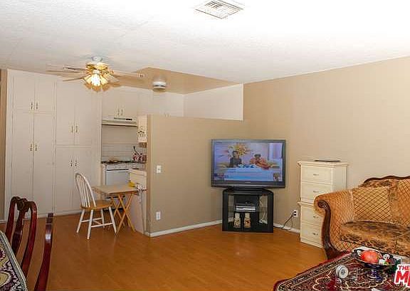 3rd image of 6133 Whitsett Ave APT 33