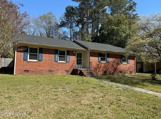 904 E Scotsdale Rd, Laurinburg, NC 28352