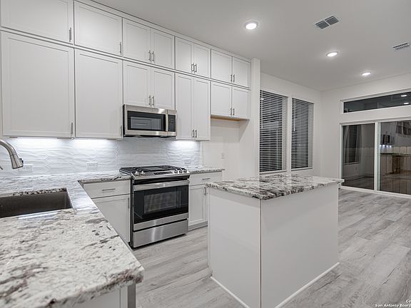 5th image of 8851 Oakland Blvd. Bldg. #67