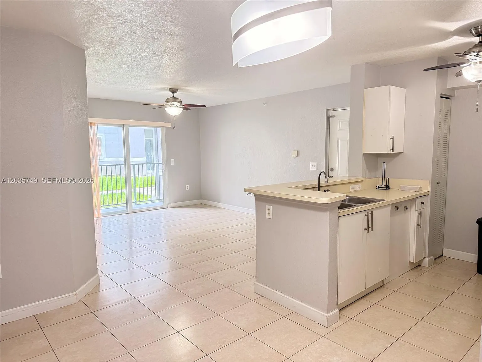 Vista Trace 8 Condo — Photo 4