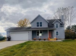 7925 N Luce Rd, Alma, MI 48801