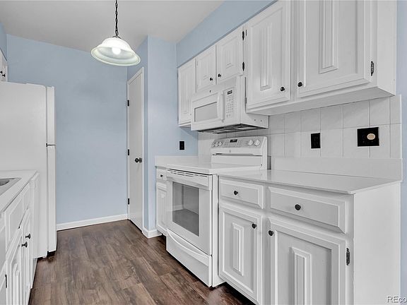 4th image of 9884 Appletree Place