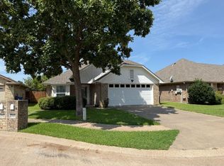 1010 Dawn Ct, Granbury, TX 76048