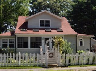 129 Pine St, Manchester, MA 01944