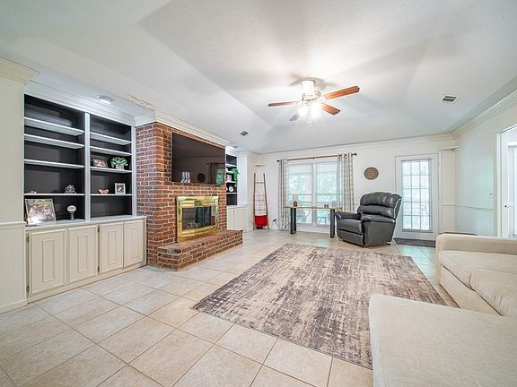 4th image of 4533 Labrador Dr
