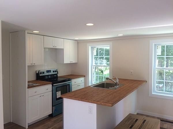 2nd image of 8 Cammetts Ct