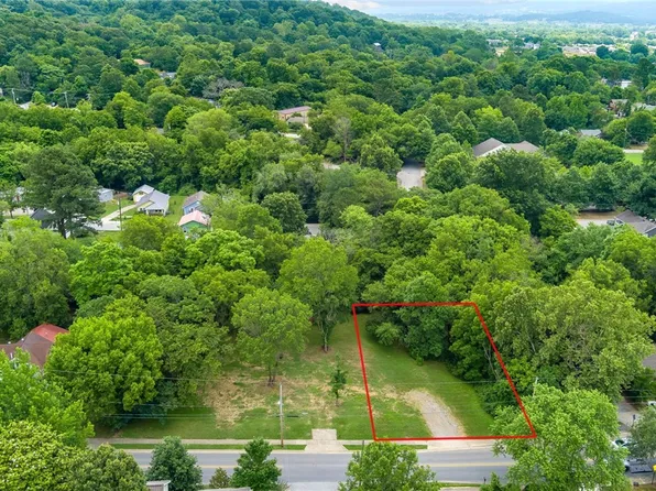 404 S College Ave #2, Fayetteville, AR 72701