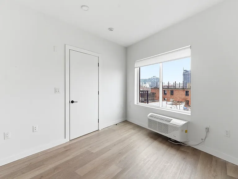 486 Market St #6C — Photo 6