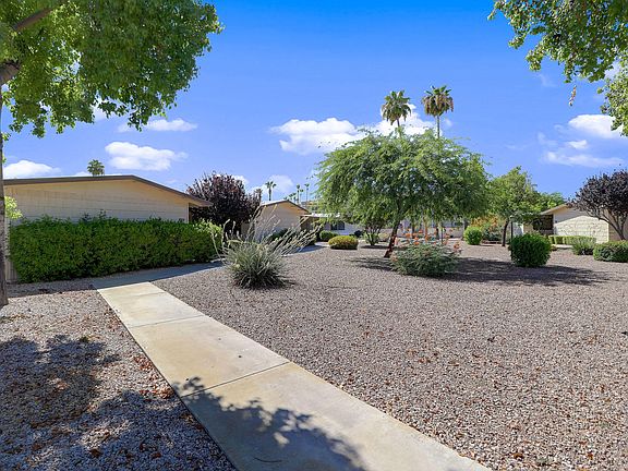 5th image of 10250 W Palmeras Dr