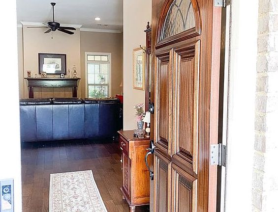 2nd image of 9148 Thetford Way