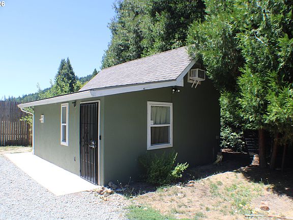 3rd image of 1545 Upper Cow Creek Rd