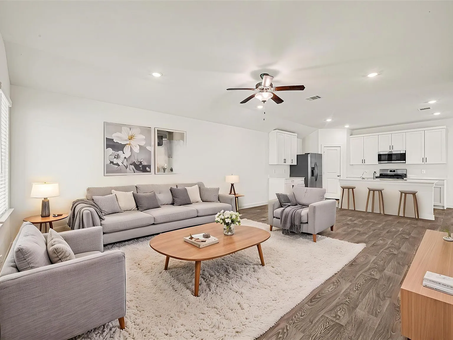 3 bed, 2.0 bath, 1617 sqft, $2,250 — Photo 3