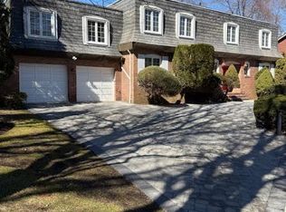 220 Douglas Rd, Staten Island, NY 10304