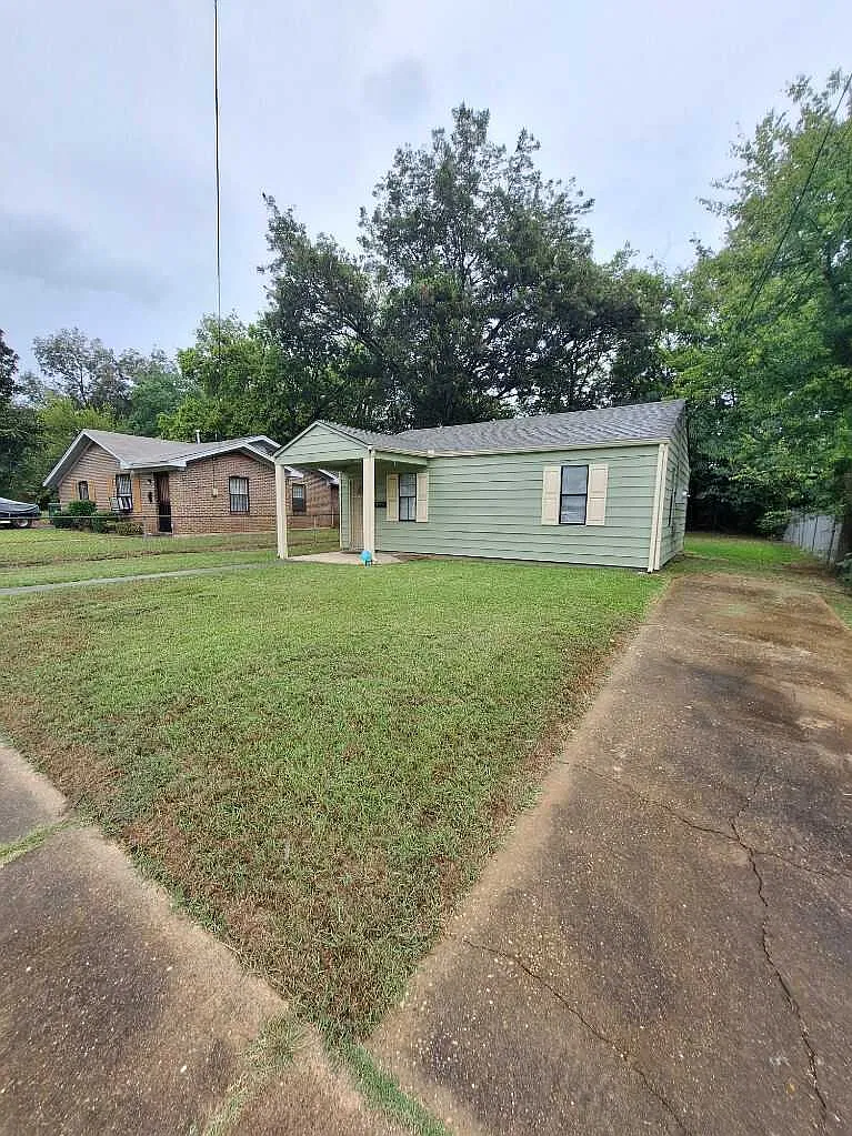 2 bed, 616 sqft, $900 — Photo 1